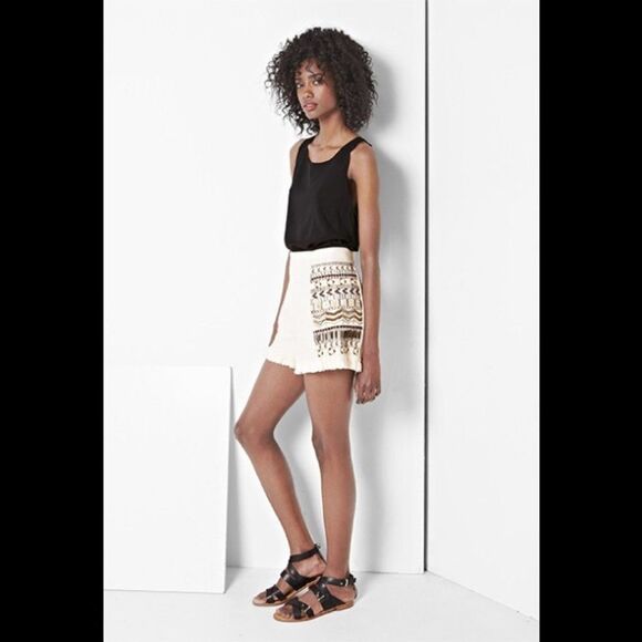 STUNNING French connection Fringe Embroidered Beaded boho shorts 8 FLAWED - Picture 2 of 12